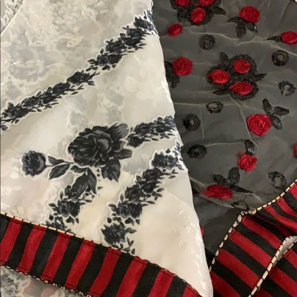 Party wear saree with matching blouse. 34” - Picture 2 of 5